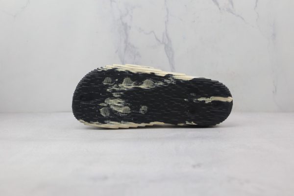 Adidas Adilette - Cream & Black