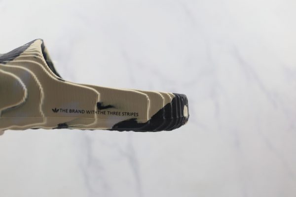 Adidas Adilette - Cream & Black