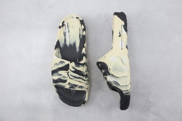 Adidas Adilette - Cream & Black