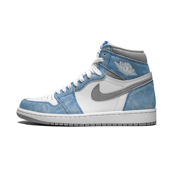 air-jordan-1-hyper-royal-3.jpg Air Jordan 1- Hyper Royal