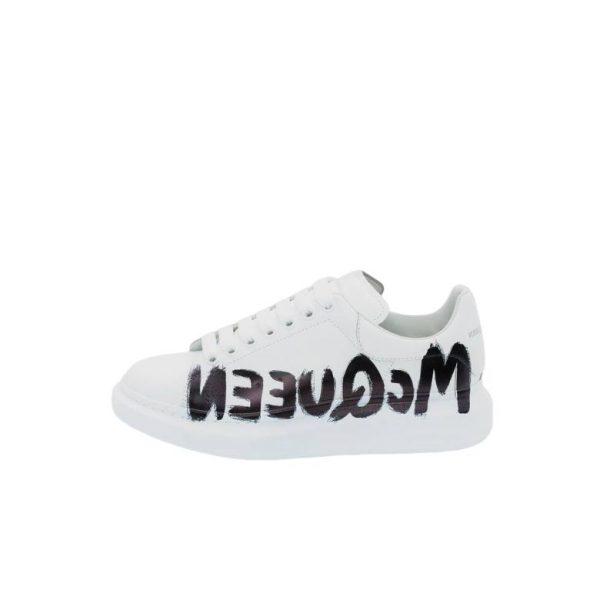xr:d:DAFmkUkWp4Q:100,j:735613912276169628,t:23082920 Alexander McQueen- White Graffiti