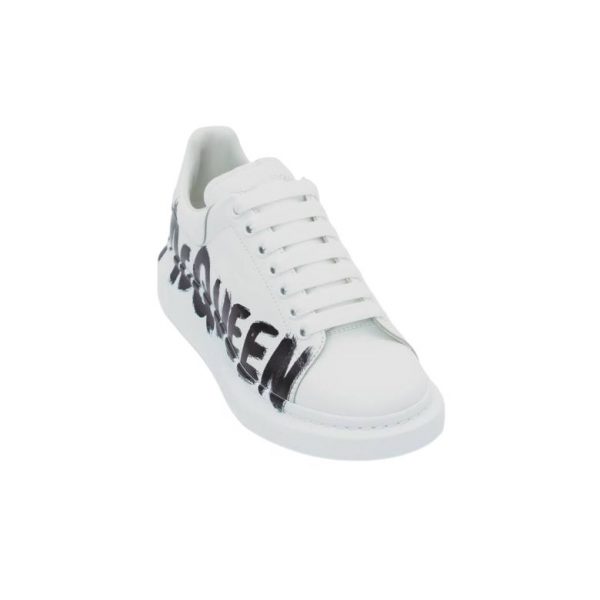 xr:d:DAFmkUkWp4Q:103,j:3355582996443474456,t:23082920 Alexander McQueen- White Graffiti