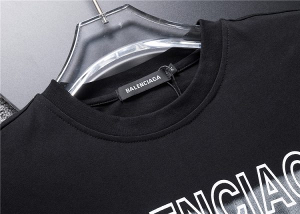 balenciaga´s-falling-apart-5.jpg Balenciaga´s Falling Apart