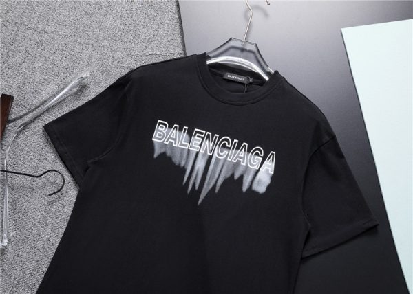 balenciaga´s-falling-apart-8.jpg Balenciaga´s Falling Apart