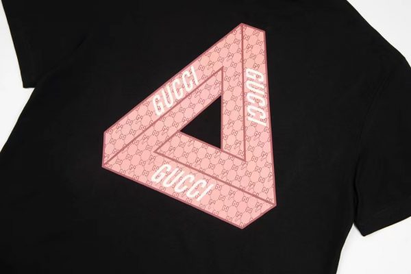 guchitshirtt2-13.jpeg Gucci x Palace T-Shirt