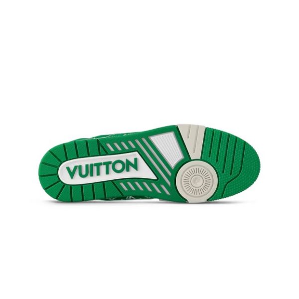 xr:d:DAFmkUkWp4Q:268,j:2656407378071472806,t:23111715 LV Trainer Monogram - Green