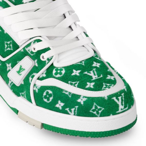 xr:d:DAFmkUkWp4Q:268,j:2656407378071472806,t:23111715 LV Trainer Monogram - Green