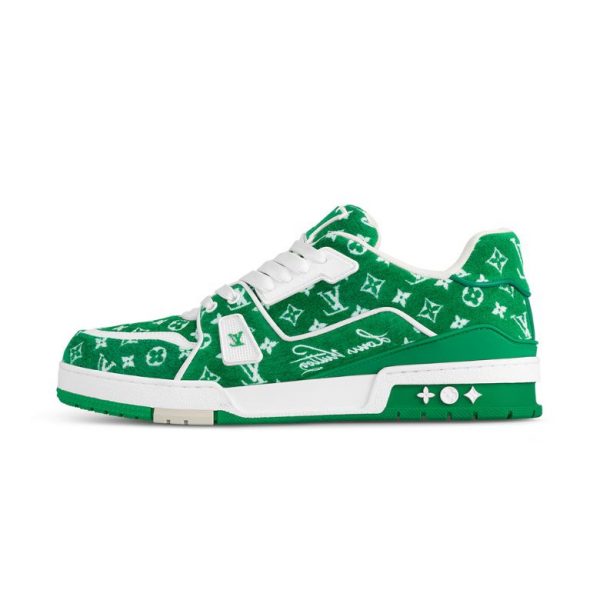 xr:d:DAFmkUkWp4Q:268,j:2656407378071472806,t:23111715 LV Trainer Monogram - Green