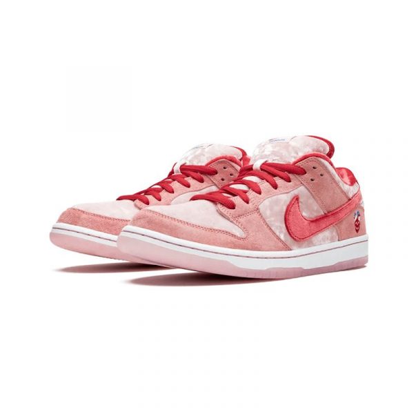nike-sb-dunk-strangelove-4.jpg Nike Dunk Low- StrangeLove