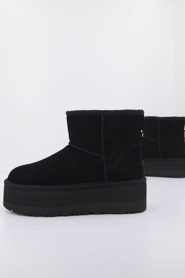 UGG - Classic platform black