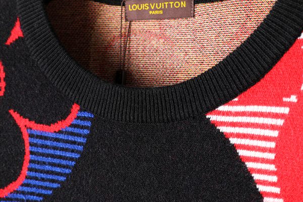 versace-gold-sweater-18.jpg Louis Vuitton Logo - Sweater