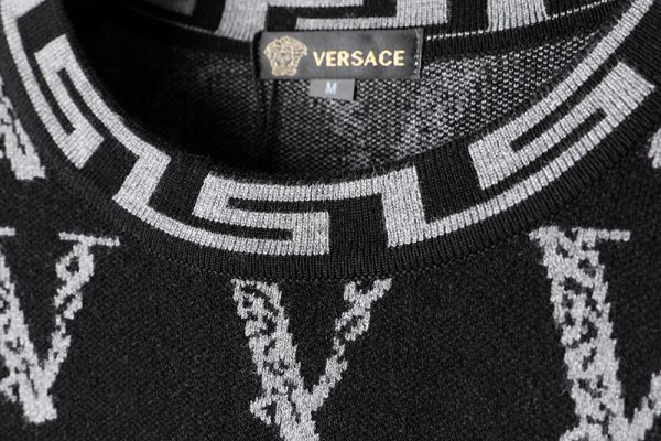 versace-gold-sweater-9.jpg Versace Goddess - Sweater